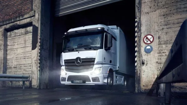 Actros F - vue sortie de garage