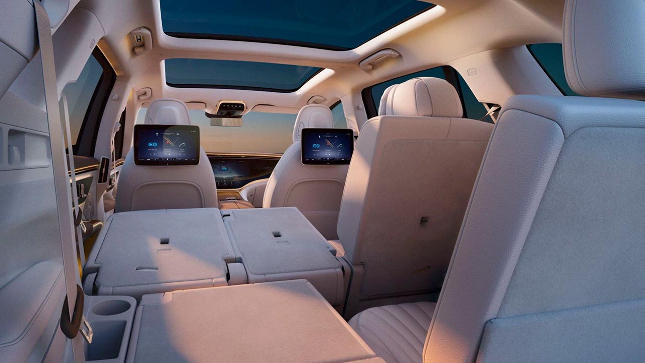Mercedes Huillier - EQS suv onglet design