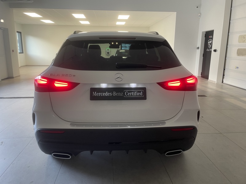 Image Mercedes-Benz GLA 250 e Hybrid EQ AMG Line  