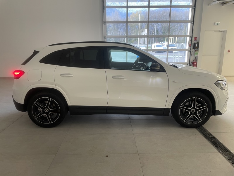 Image Mercedes-Benz GLA 250 e Hybrid EQ AMG Line  