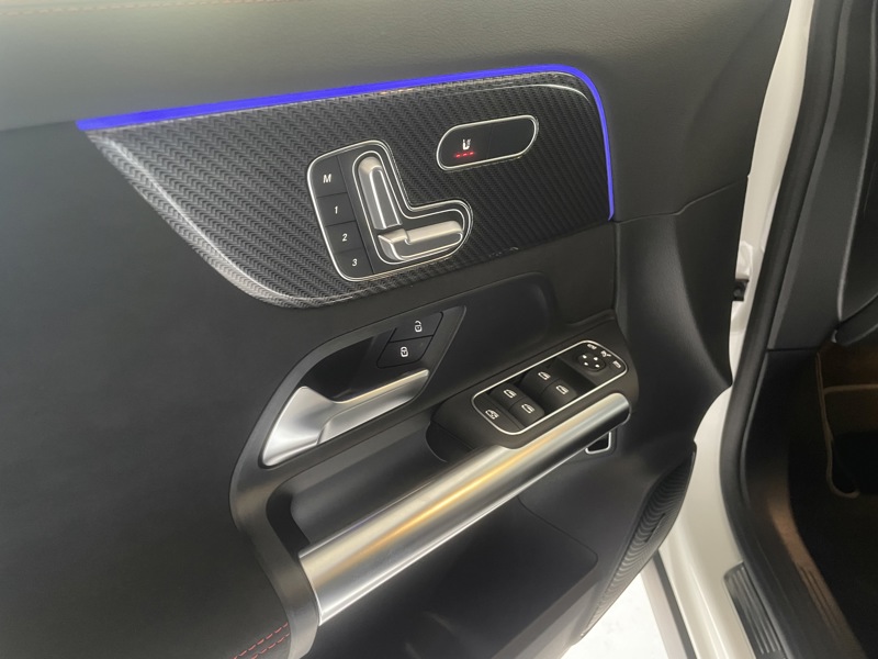 Image Mercedes-Benz GLA 250 e Hybrid EQ AMG Line  