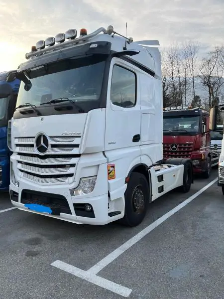 Photo Mercedes Actros 1853 LS avec HAD