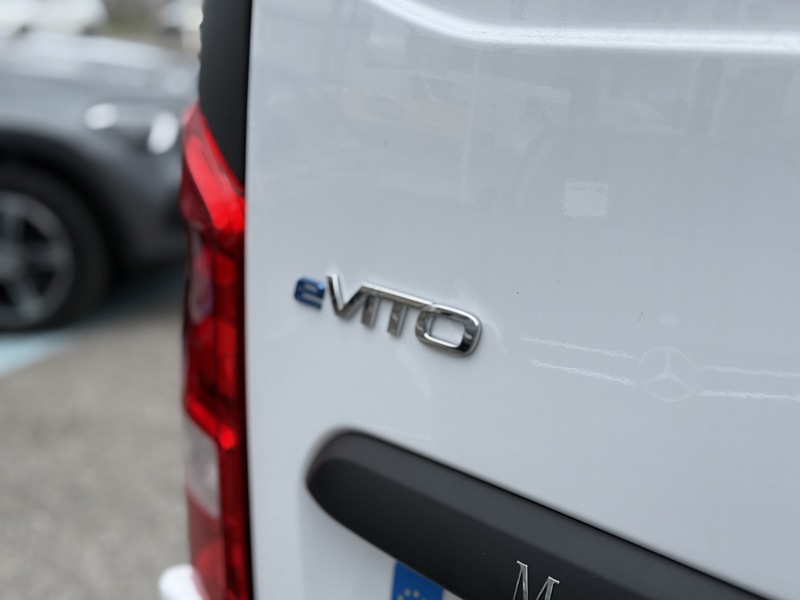 Image Mercedes-Benz VITO e 112 Fourgon Long  