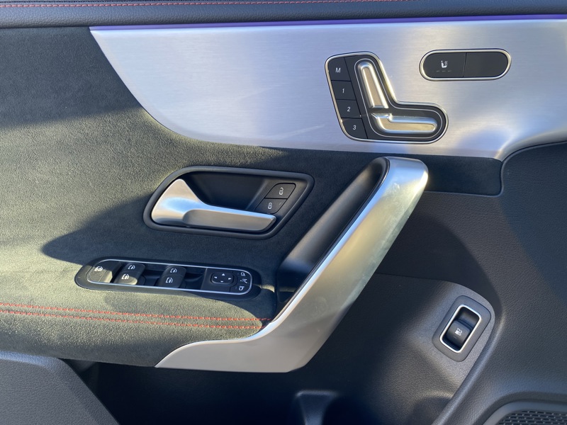 Image Mercedes-Benz CLA SHOOTING BRAKE 250 e Shooting Brake AMG Line AMG Line CLA Shooting Brake 250 e 160+102ch AMG Line 8G-DCT