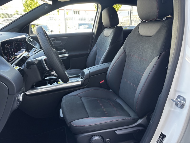 Image Mercedes-Benz GLA 180 d AMG Line AMG Line 