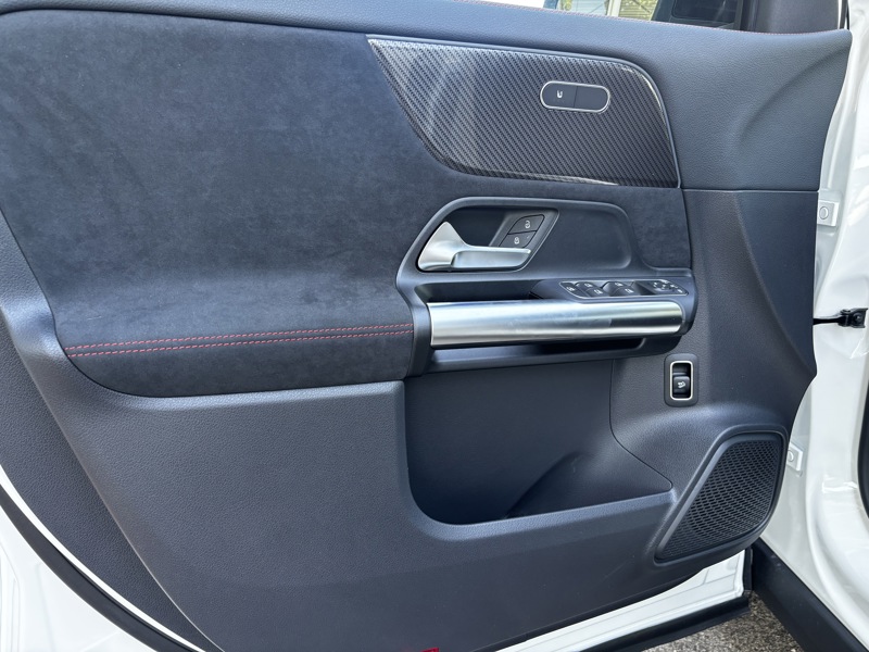 Image Mercedes-Benz GLA 180 d AMG Line AMG Line 