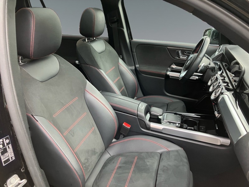 Image Mercedes-Benz GLB 200 d AMG Line  