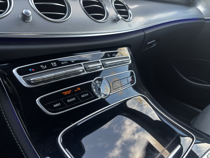 Image Mercedes-Benz CLASSE E 300 de AMG Line Berline  